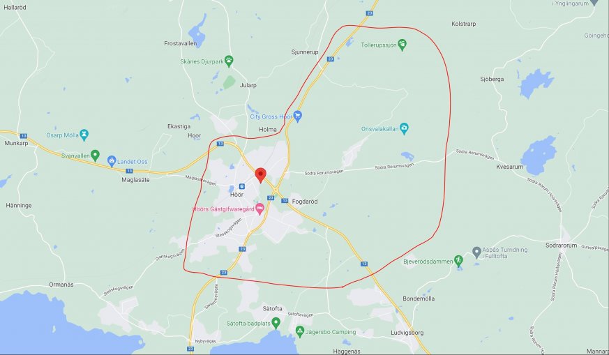 Kartbild som visar området som berörs av det planerade strömavbrottet den 10 juli. Primärt är det centrala Höör som berörs men området sträcker sig nordöst upp, till Tollerupssjön, längs väg 23 och öster ut till strax innan Kvesarum. Sydöst till strax innan Ludvigsborg och söder ut strax innan Sätofta.