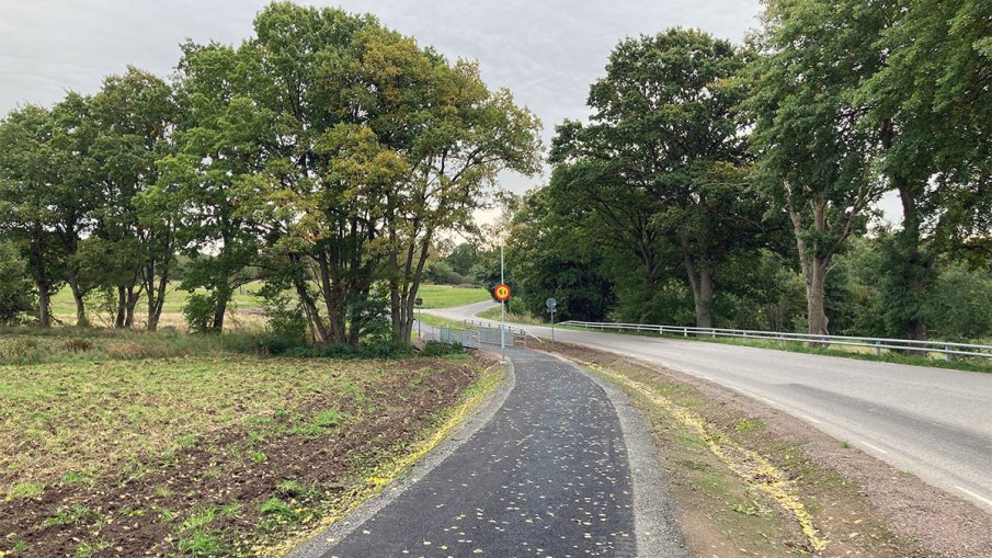 Gång- och cykelväg mellan Ljungstorp och Ludvigsborg.
